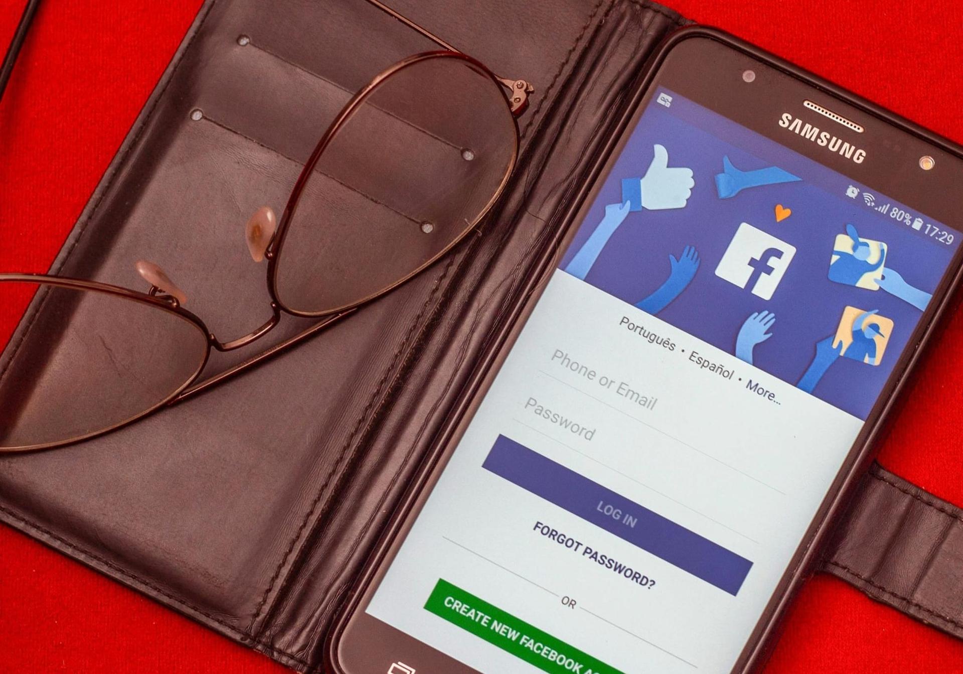 Why Your Screens Should Be as Easy to Manage as Your Socials